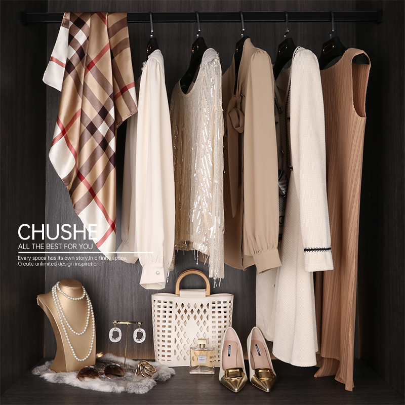 初舍衣帽间女士衣服套装