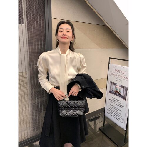 DORACTR 富家千金！醋酸衬衫 高级感系带衬衣女秋季时尚打底上衣