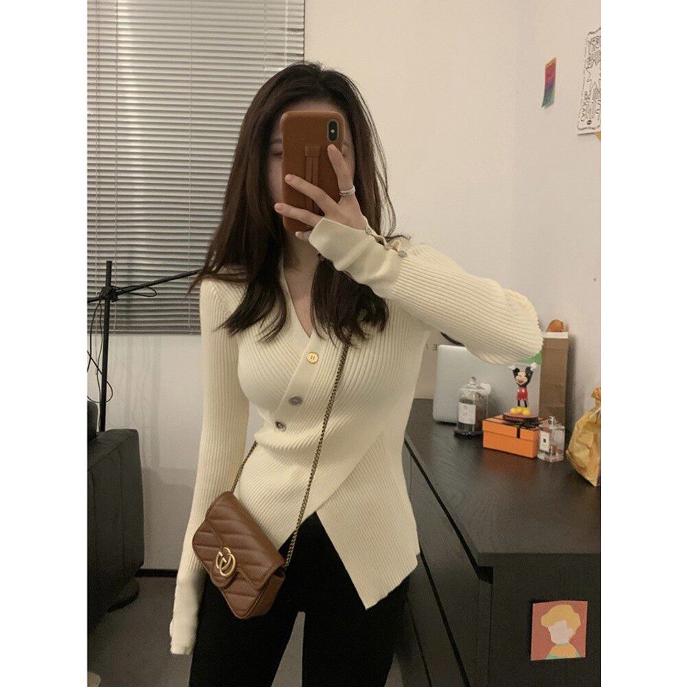 2026春秋新款交叉V领毛衣女内搭性感别致气质长袖套头开叉针织衫