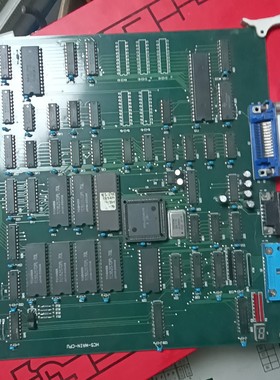 出一块来自LD1-MAIN-CPU品牌的绿色电路板卡,采用经