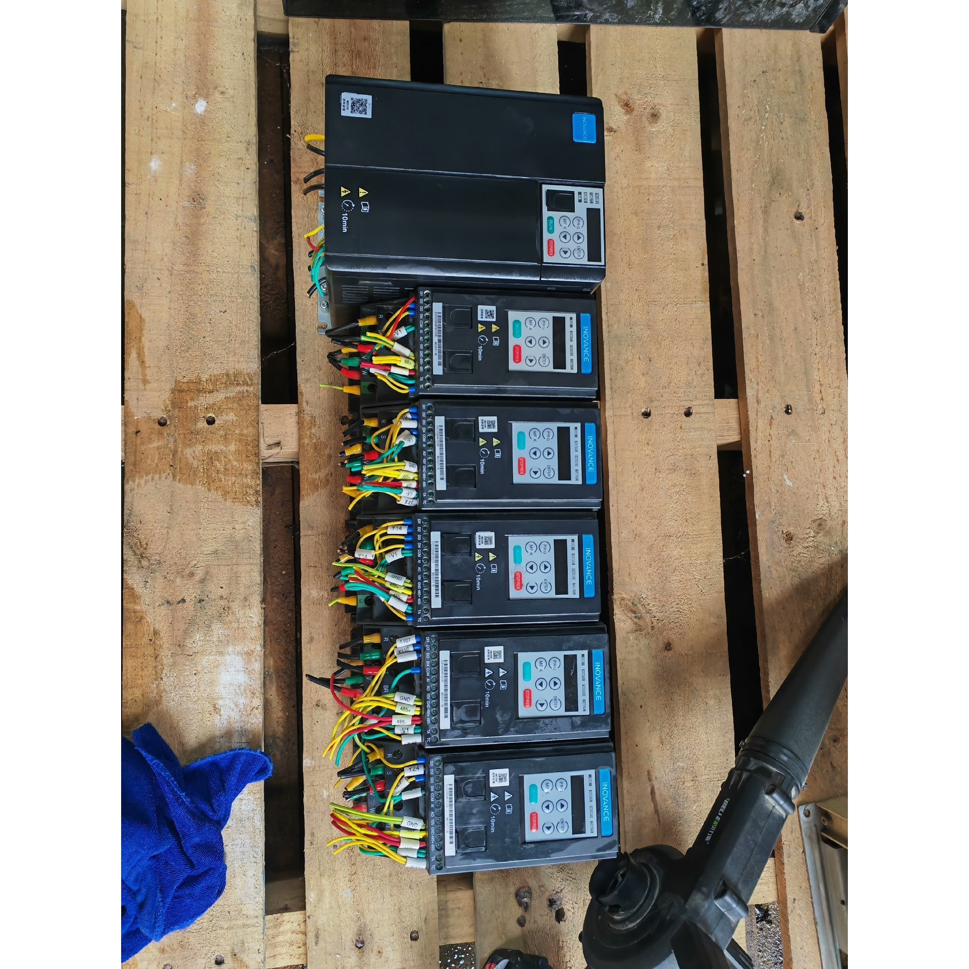 1.5KW   3台     3.7KW   2台