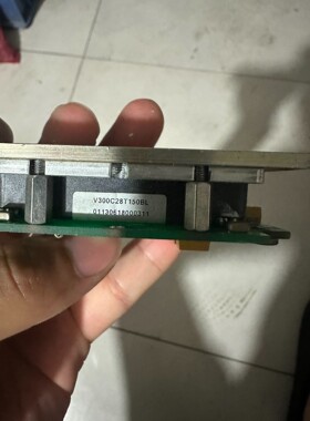 VICOR电源模块V300C28T150BL 一个