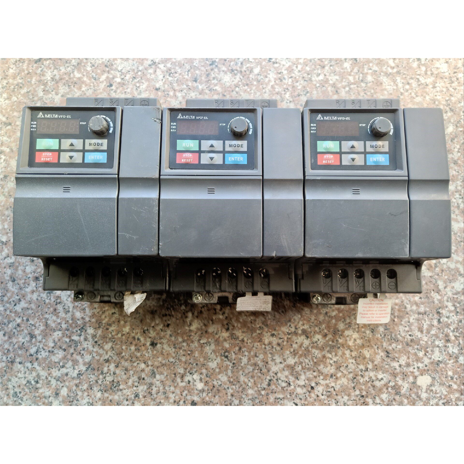 塞伺服L7EC-400 ACM2-06004H2F1-E23