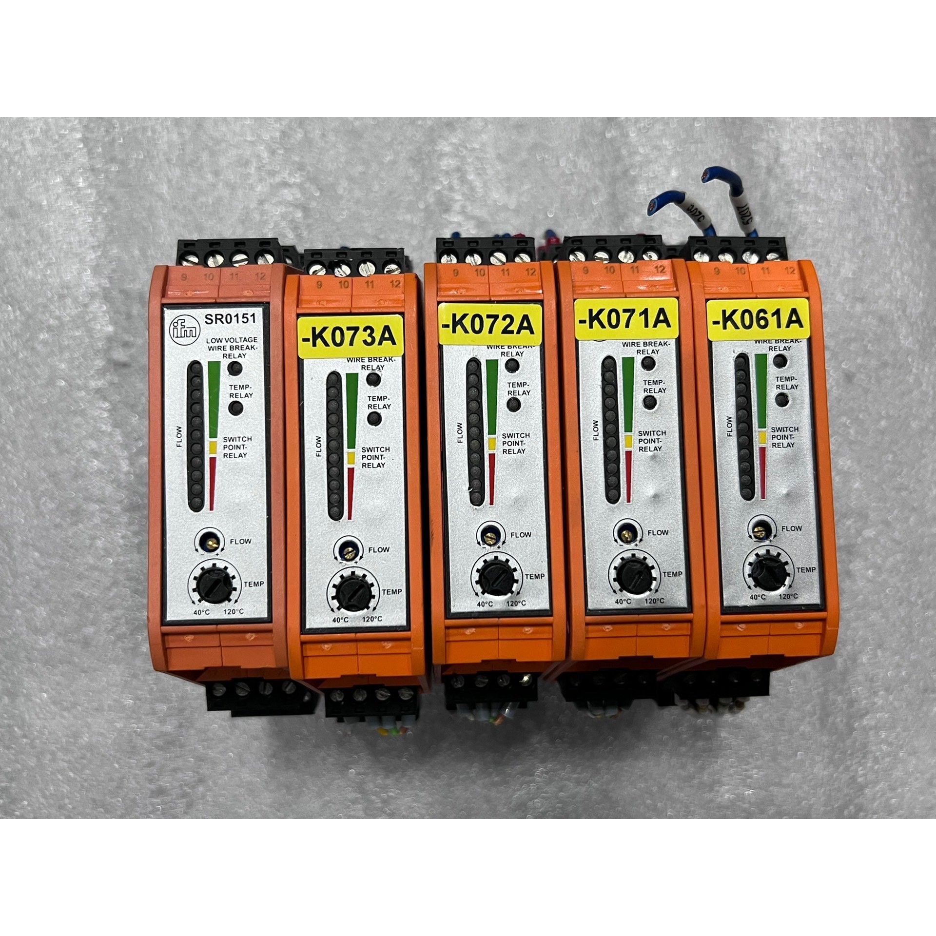 易福门流量传感器SR0151  5个/SN0151  1个,