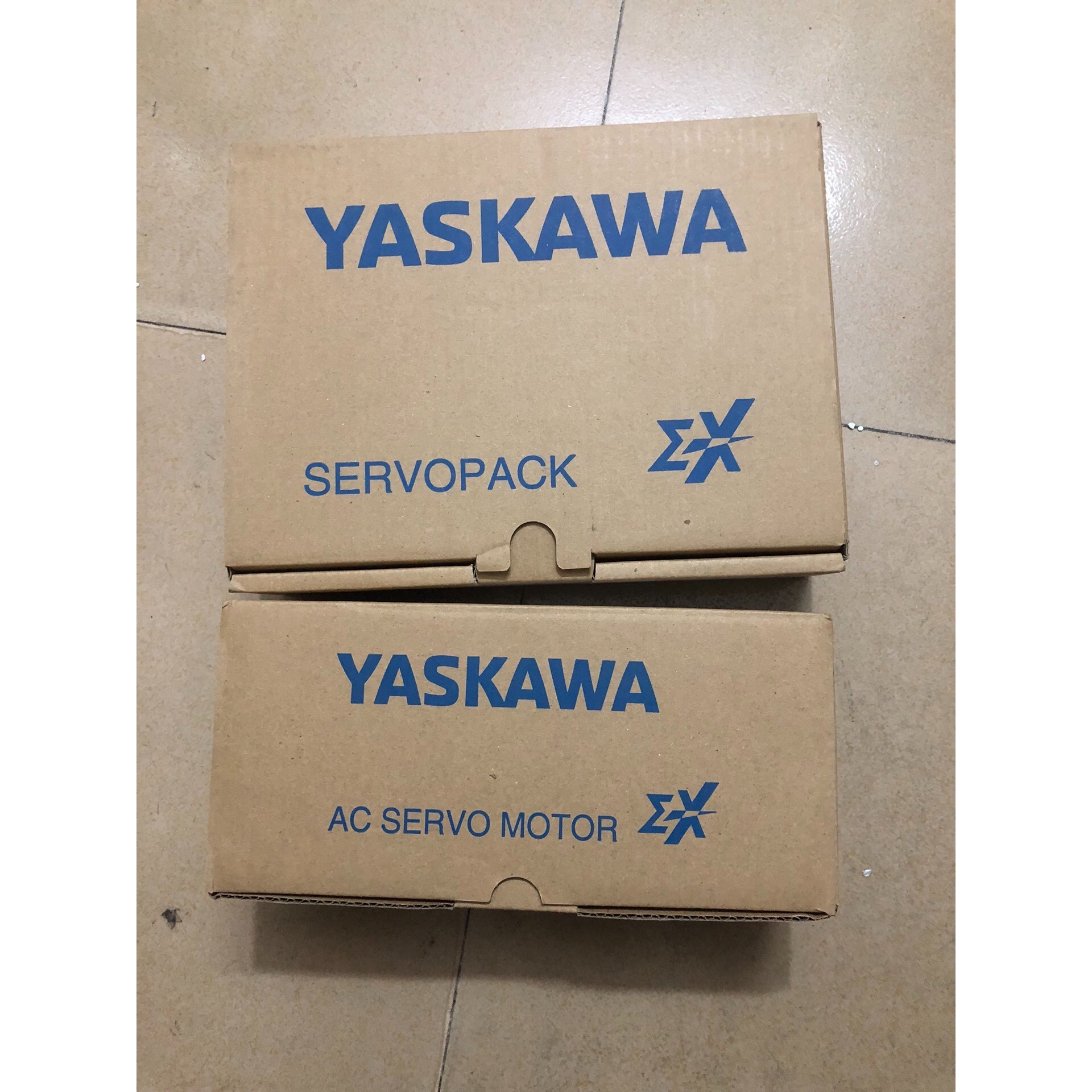 安川伺服,型号SGMXJ-04AUA6SC2和SGDXS-2