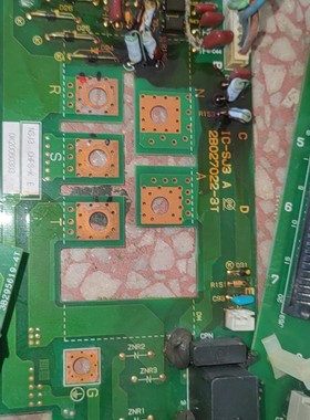 2B027022-3T  2B026798-AT  日立变频