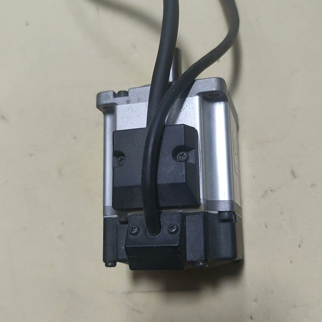 电机MSMF022L1U2M,拆机现货,功能正常包好,,电子元器件市场,其它元器件,淘宝优惠券,粉丝福利购,淘宝优惠卷