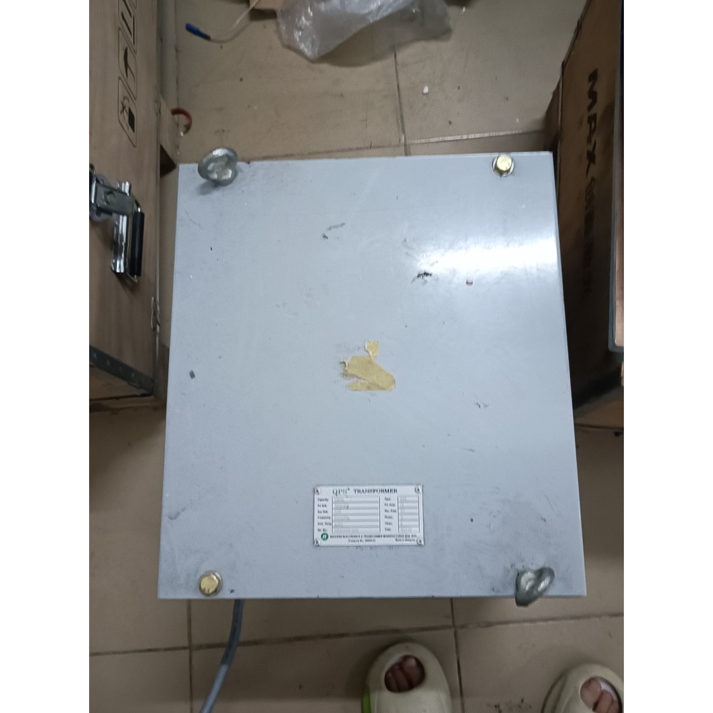 AC交流三相380/415 转三相交流208V  日本设备专