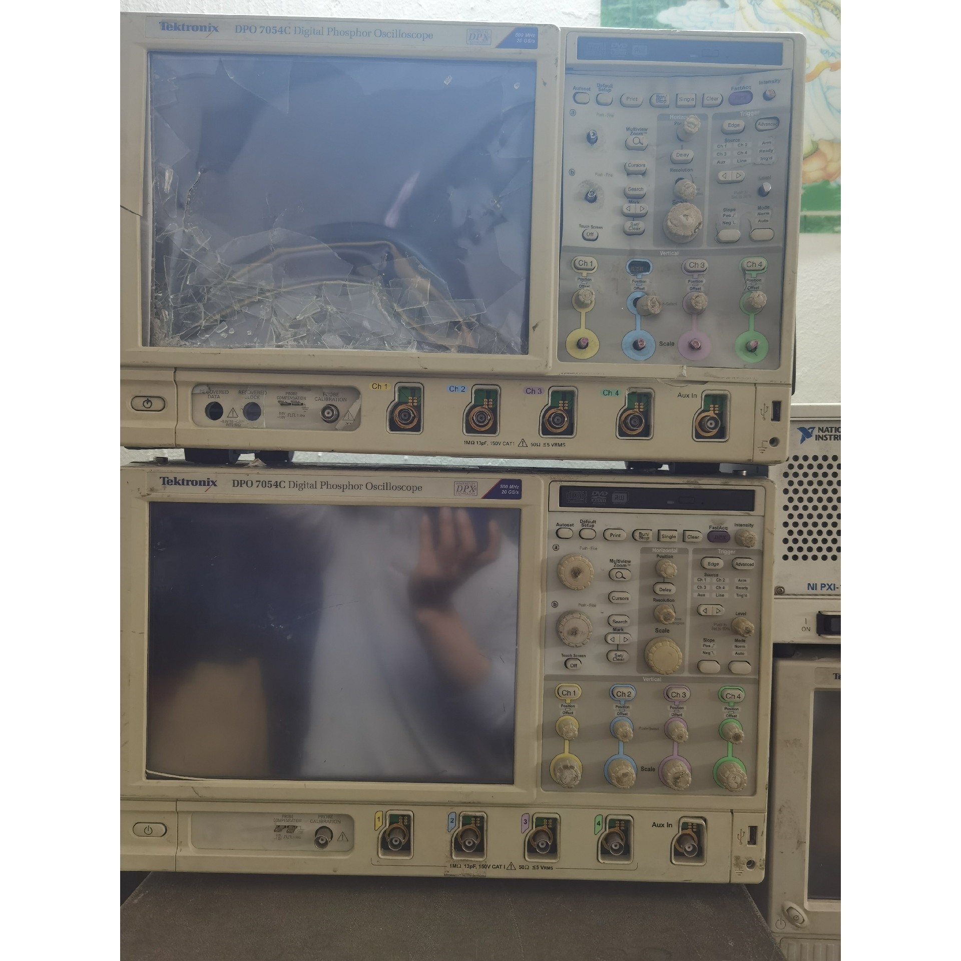 泰克示波器 DPO 7054C ,TDS5054B 刚刚到货