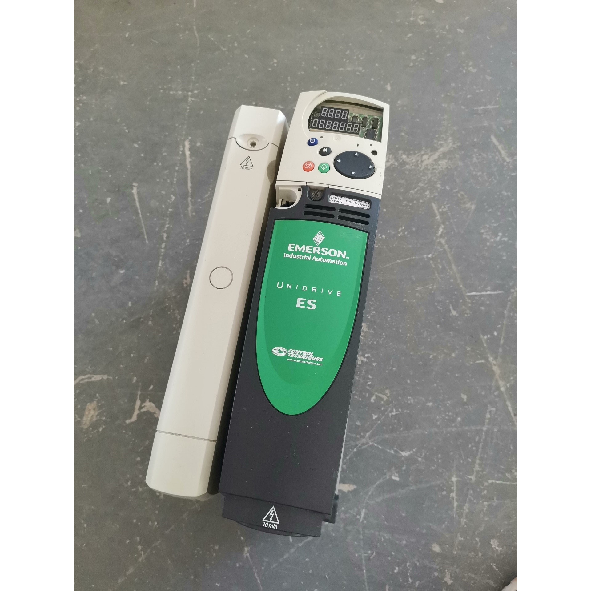 拆机变频器ES2403,成色如图,需要的联系