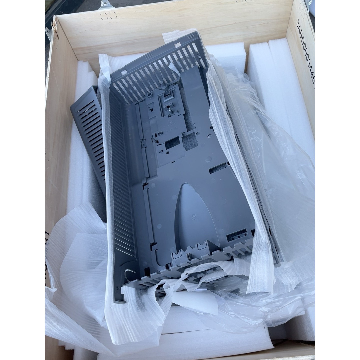 全新ACS510-01-125A-4外壳,白色外壳,灰