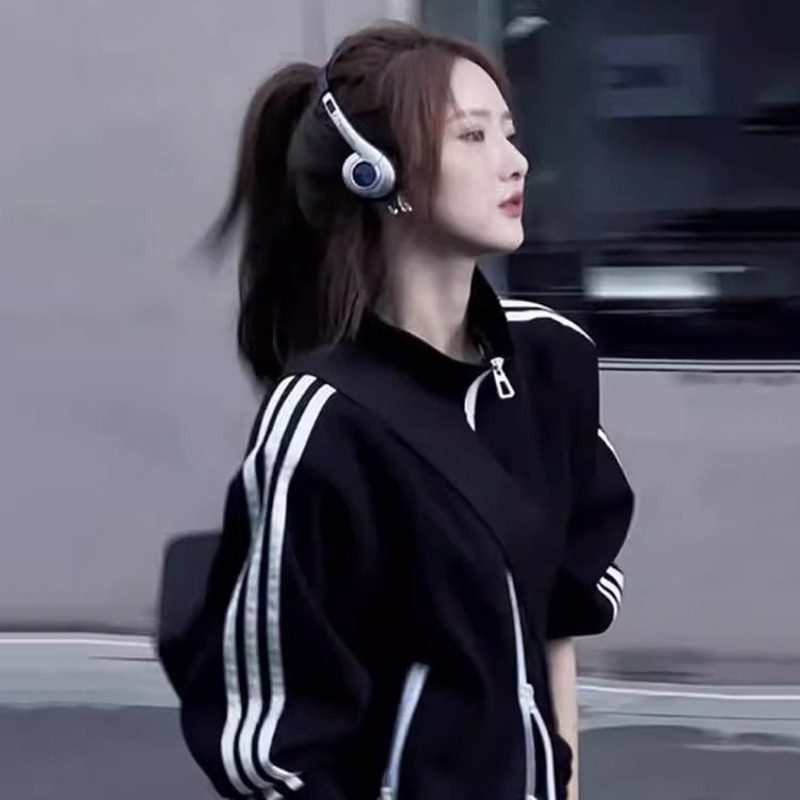 MDCW米兰风美式复古棒球服女秋冬季高级感运动卫衣立领夹克短外套