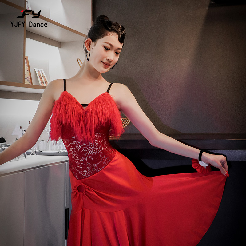 又见梵羽拉丁服喜庆新年红