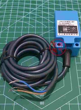 TL-N10ME1 A级蓝色沪工CHIIB感应接近开关E2 D1 F1 Y1 Y2 OMKQN