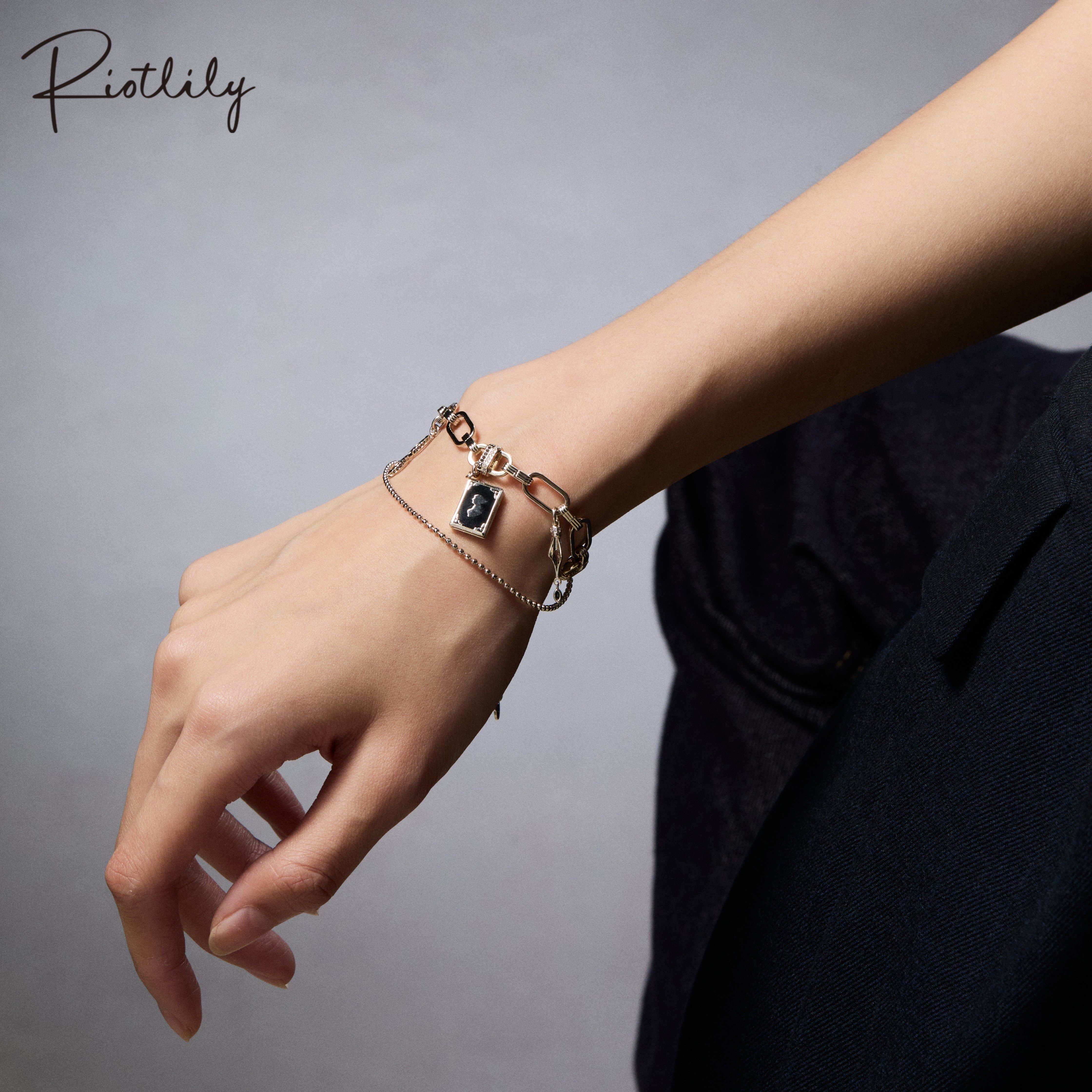 Riotlily/艾特里里简影独白手链几何趣味书本眼镜女款春夏礼物