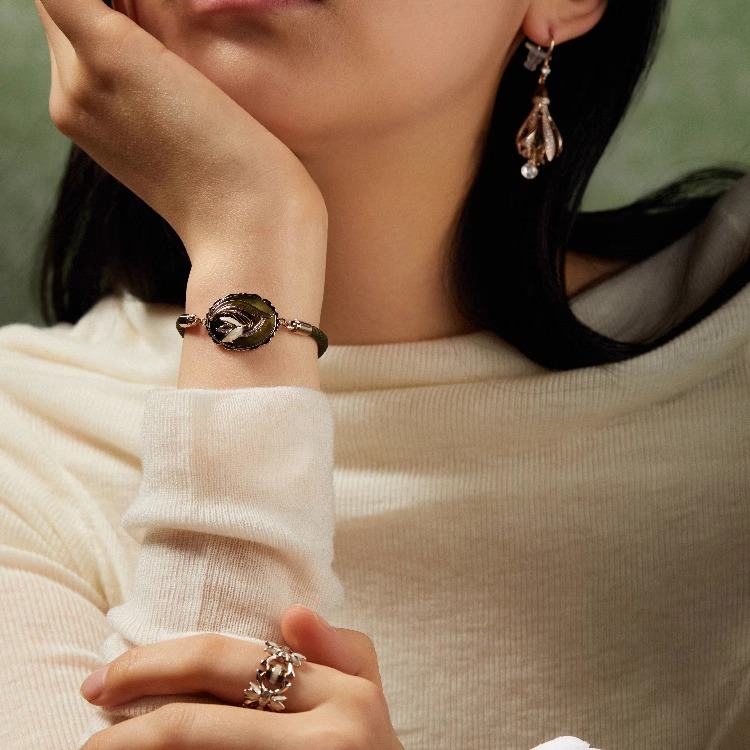 Riotlily艾特里里雪域精灵雪花莲渐变滴油抽拉手链送女友礼物