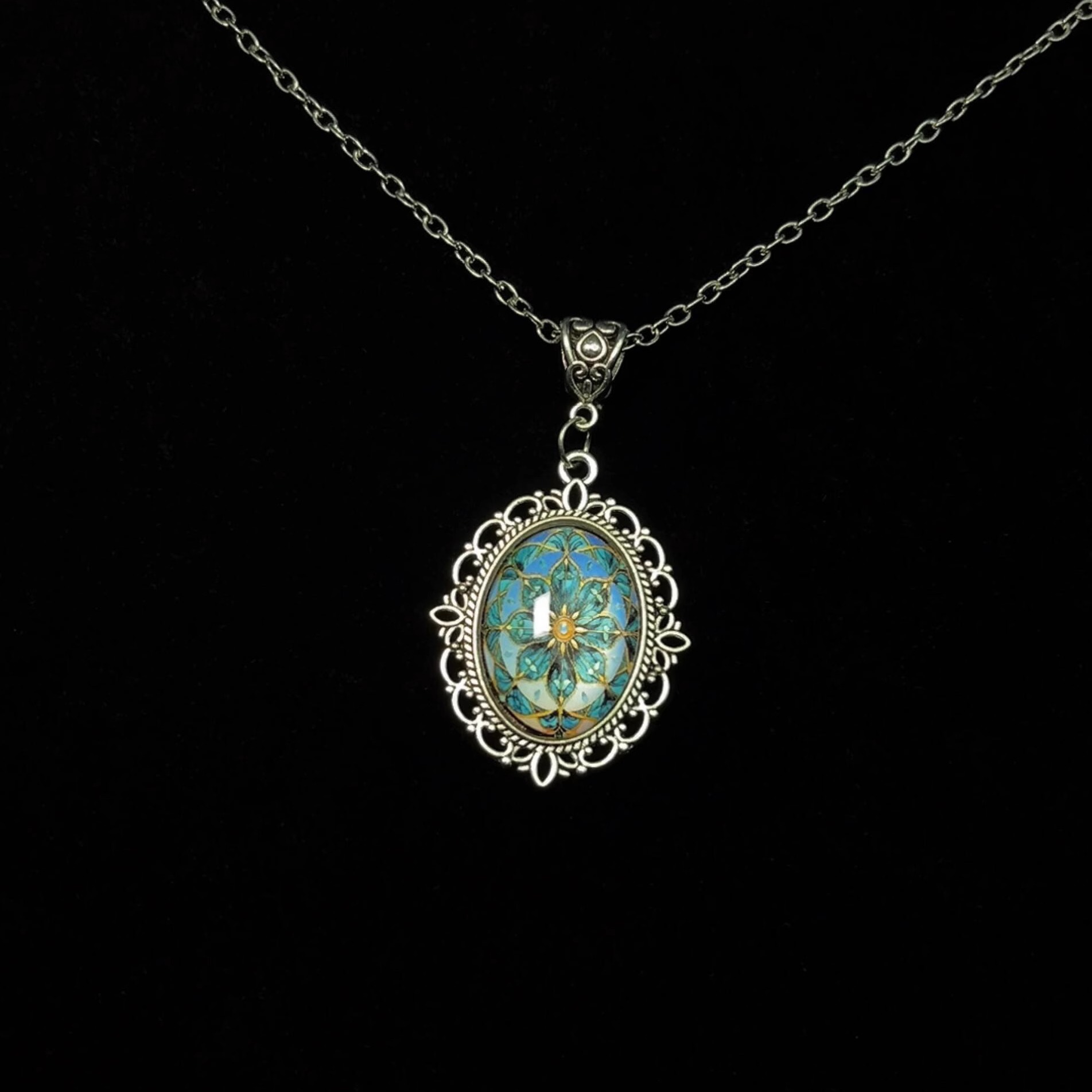 Vintage古着Blue stained glass window项链