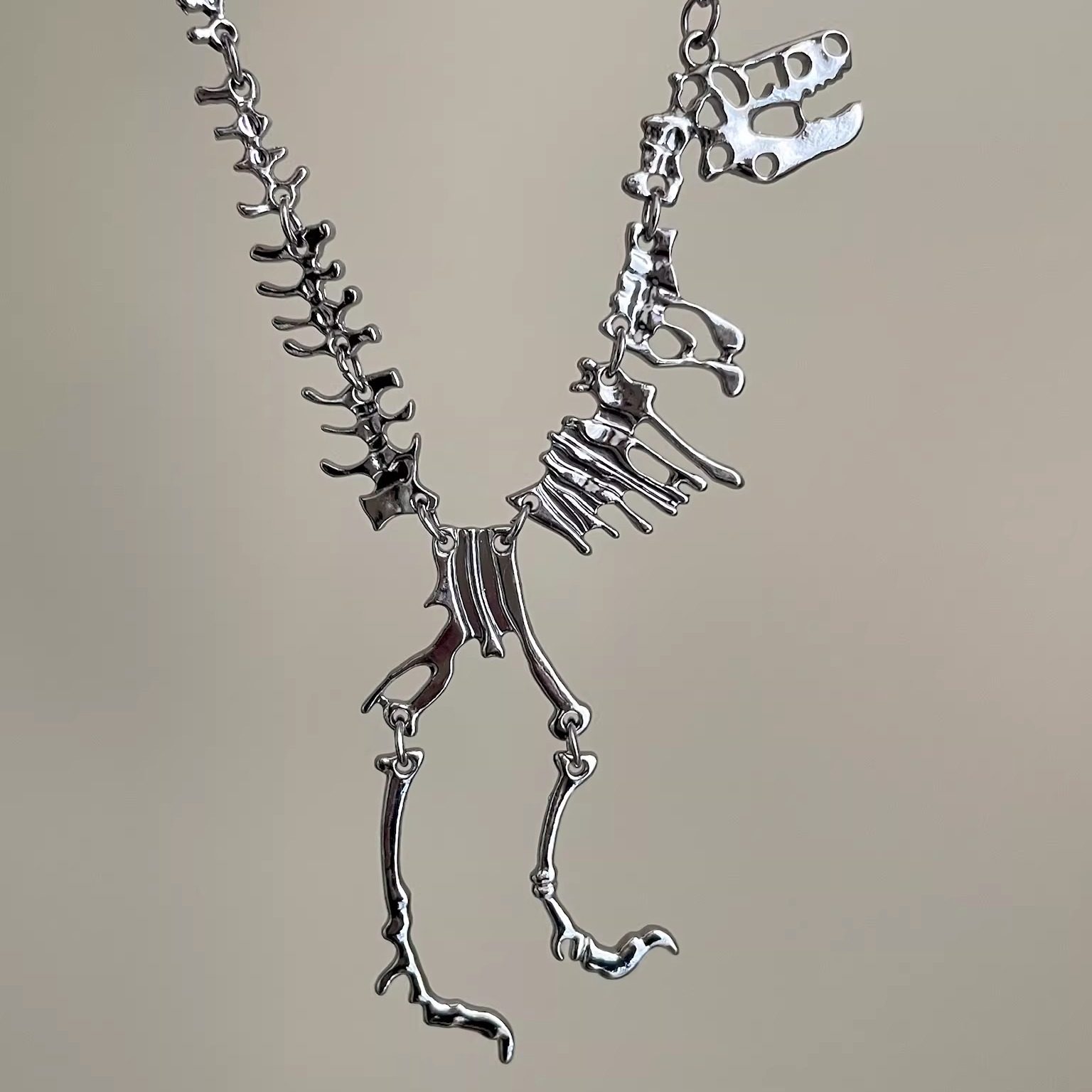Vintage古着 Dragon skeleton项链 - 实物图