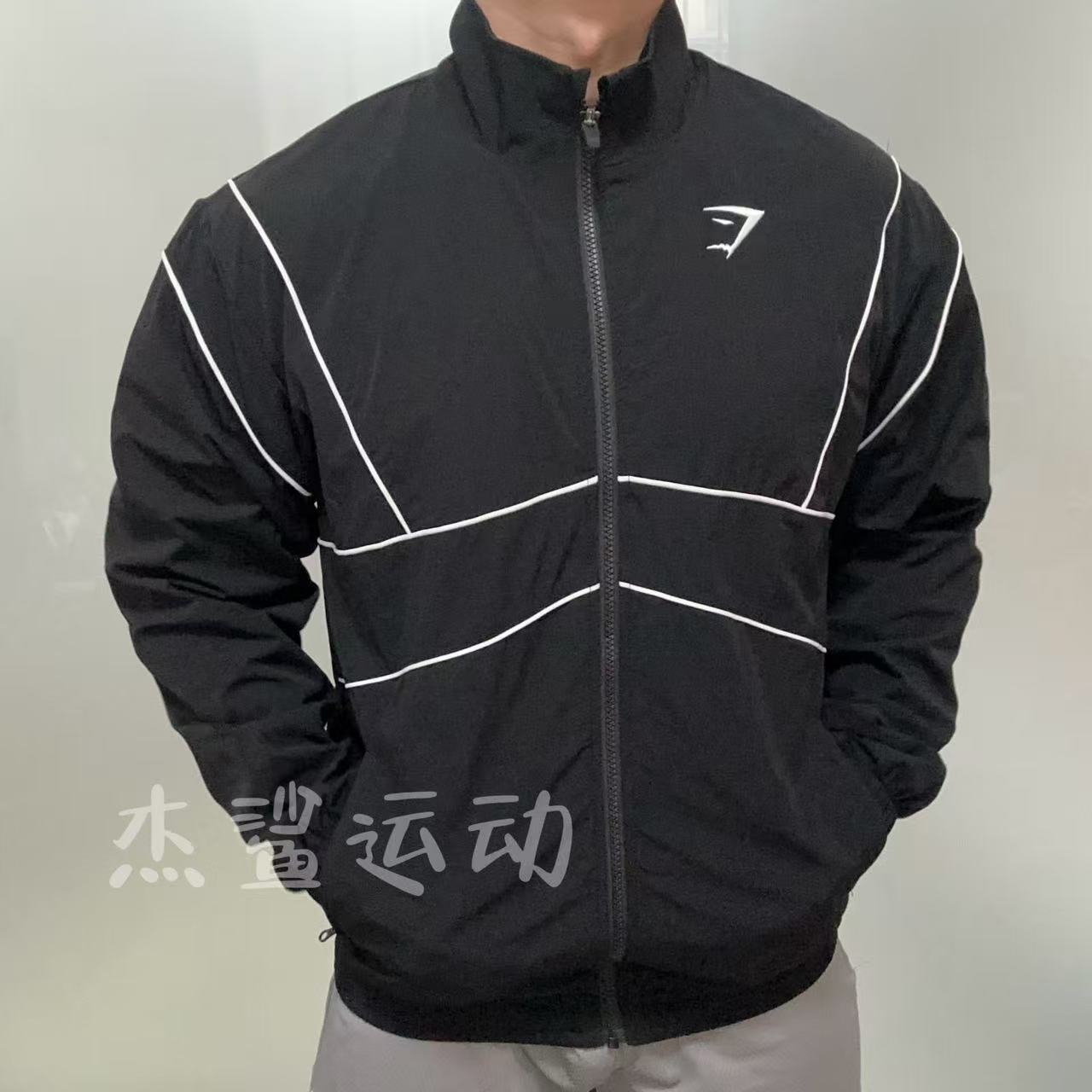 Gymshark Retro Crinkle复古线条刺绣标运动休闲宽松立领夹克外套