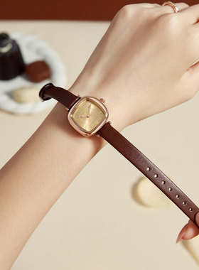 FILA斐乐手表女款轻奢小众复古小方表女生日礼物礼盒腕表女士6572