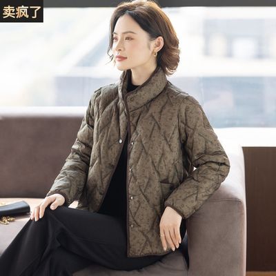 羽绒服妈妈款短款冬装外套2025新款洋气加厚冬天上衣服中老年人女