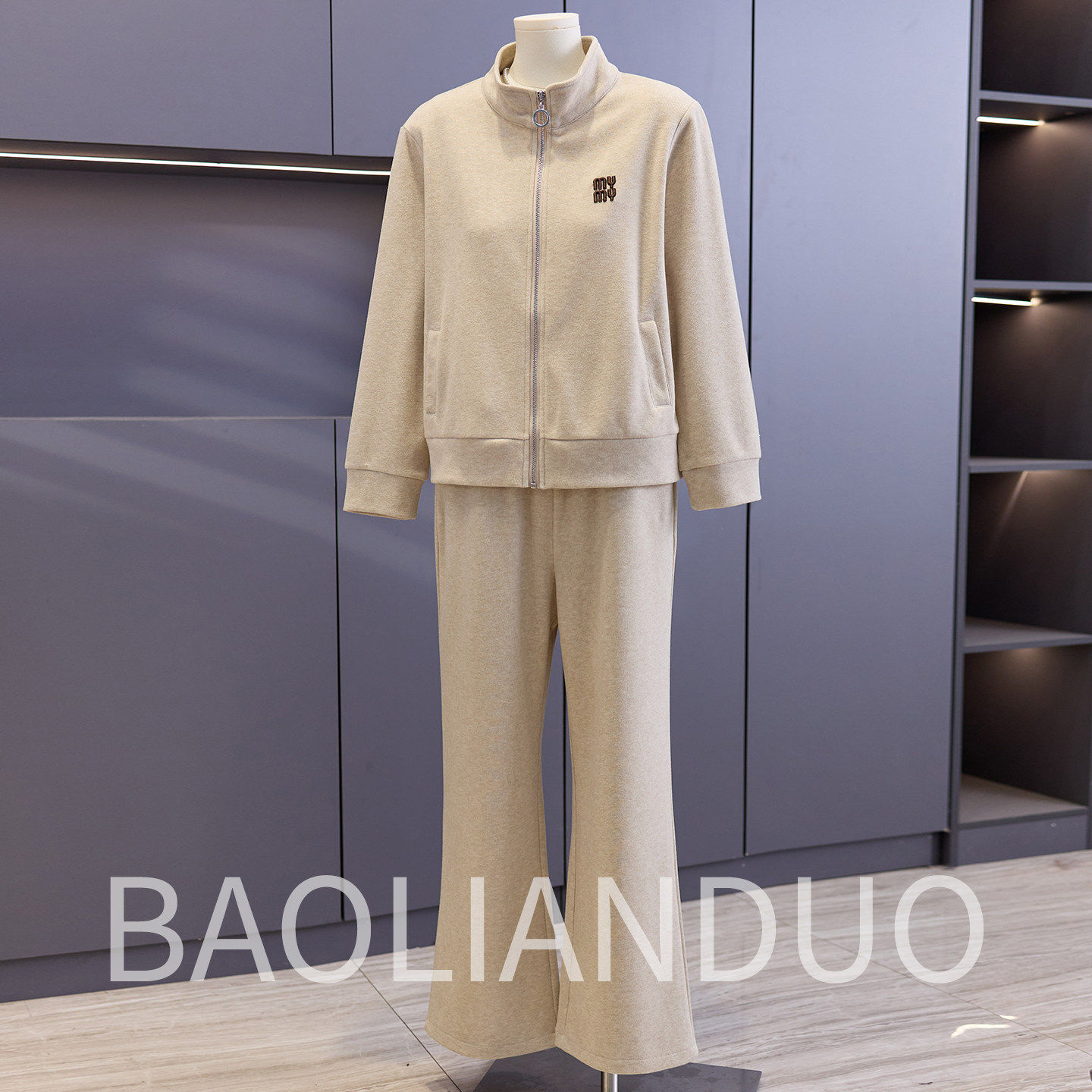 洋气妈妈春装刺绣外套中年女装翻领上衣服中老年春秋休闲运动套装