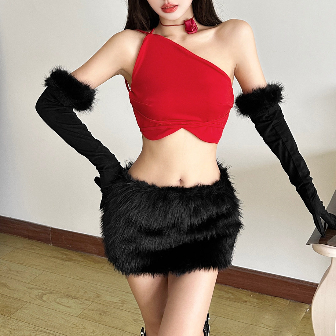 欧美风2025冬季新款女装甜酷辣妹风单侧露肩抹胸爱心造型上衣,女装/女士精品,休闲运动套装,淘宝优惠券,粉丝福利购,淘宝优惠卷