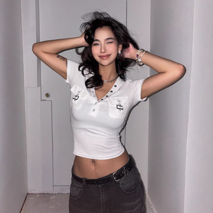 街头工装 辣妹露脐短袖 风时尚 饰修身 T恤上衣 口袋拼接V领鸡眼装 美式