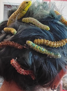 Hand painted Caterpillar hairclip手绘毛毛虫发夹礼物