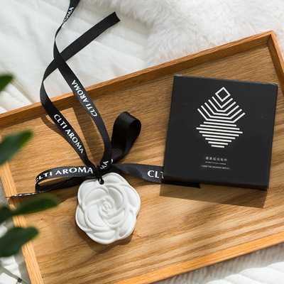 衣柜香薰衣橱石膏香片家用卧室内持久留香氛房间熏香女生车载香挂