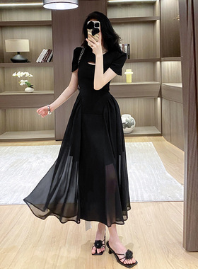 黑色感复古法式雪纺拼接御姐风连衣裙女夏性感别致度假长裙赫本风