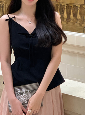 法式气质蝴蝶结V领收腰黑色吊带女夏显瘦甜辣氛围感上衣修身显瘦