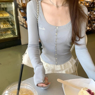 女装 现货捕梦_基础线 baby蓝针织开衫 u领羊毛针织衫 镂空钻扣开衫