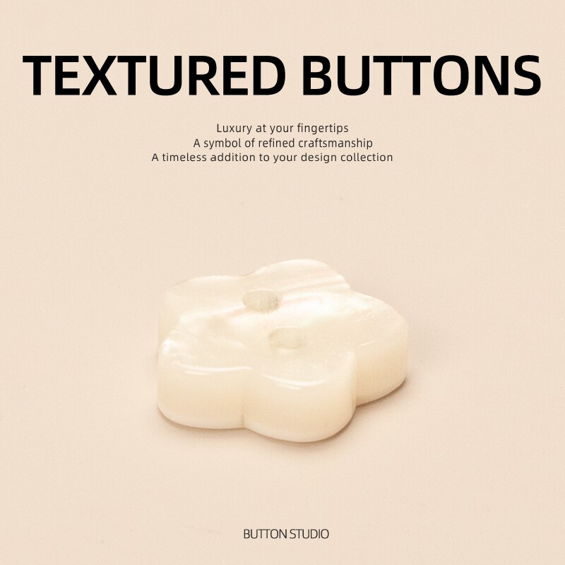 大全小的纽扣扣子装饰。秋冬酒红色配饰女士米白色小扣子毛衣玫红