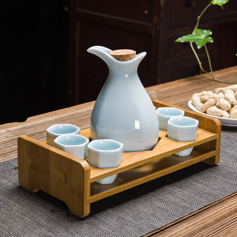日式陶瓷酒具套装家用白酒杯小酒盅青瓷分酒器黄酒清酒壶带收纳架