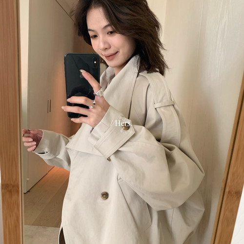 Hers-早秋上新简约设计感短款阔版立领小调性风衣66611
