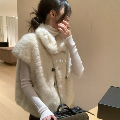 Hers-冬上新简约复古日常小斗篷皮毛一体马甲62176