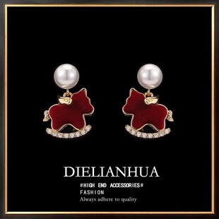 超好看珠珠红丝绒小马耳钉圣诞送女生礼物耳环新款爆款高级感耳饰