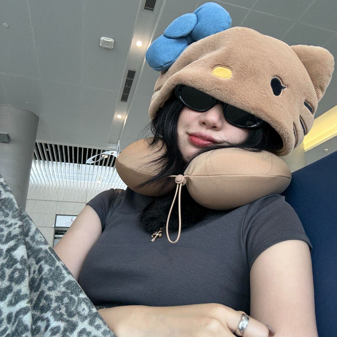 黑皮kitty护颈U型遮光旅行枕