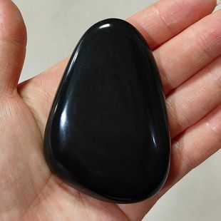 129克和田玉黑青玉籽料原石 新疆黑羊脂一细饱满无裂手把件把玩料