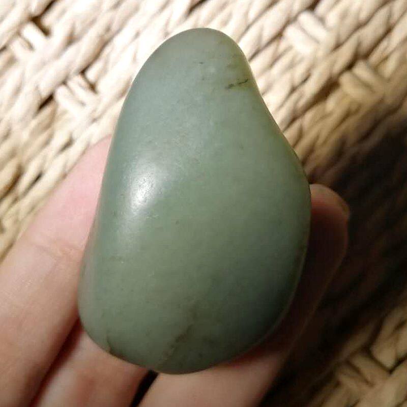 36.5克 新疆和田青玉沙枣青籽料原石 油润形好翠青料吊坠挂件