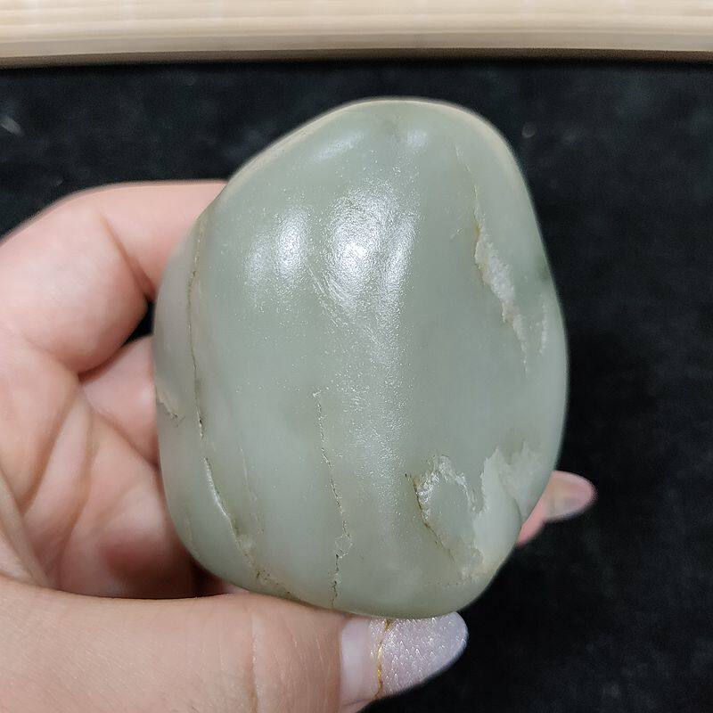 青白玉籽料原石独籽带毛孔把件