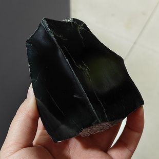 486克和田玉塔青山料原石切块 一细高密度黑青玉明料切块牌子雕刻