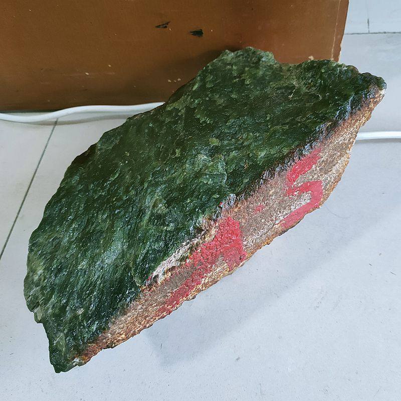 10斤重和田玉新疆碧玉山料原石 菠菜绿碧玉一细玉石手镯料牌子料