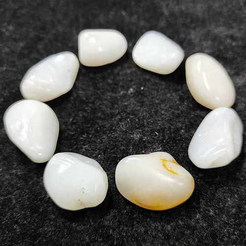 洒金皮皮色白玉籽料精品手串手链