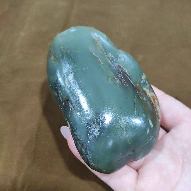 359克和田玉青玉籽料原石独籽 沙枣青真皮籽玉油润带毛孔把件原料