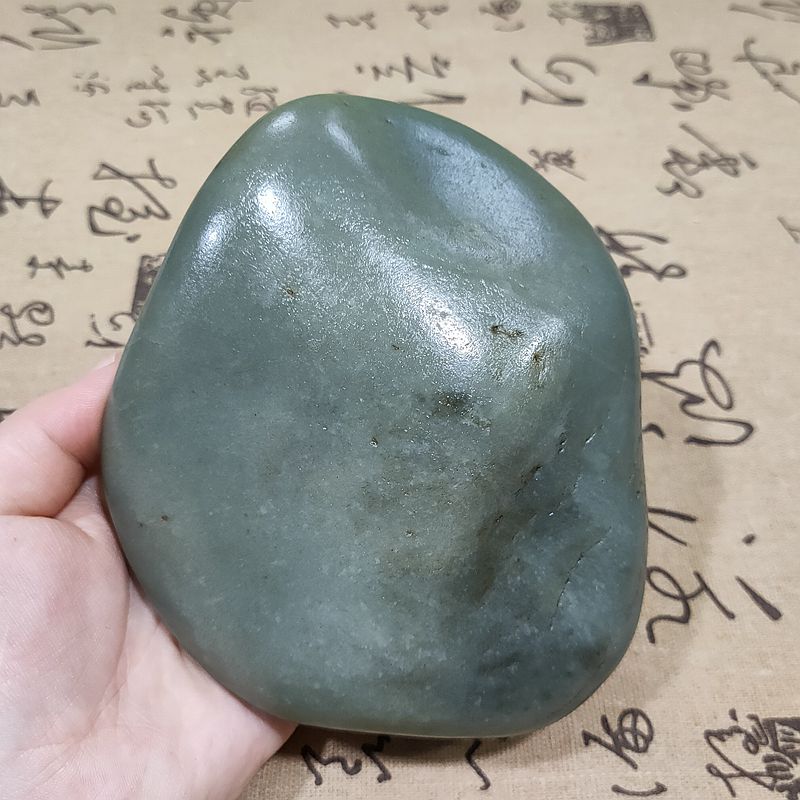 籽料玉石摆件和田玉沙枣青
