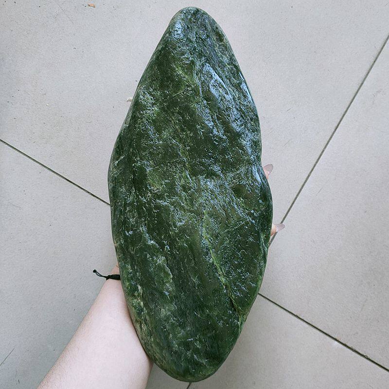 俄罗斯菠菜绿碧玉玉石雕刻摆件