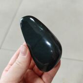 148克和田玉黑青玉籽料原石 新疆黑羊脂一细顺手养生把件玩料雕刻