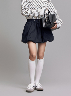 ultrafit黑色运动风花苞短裙